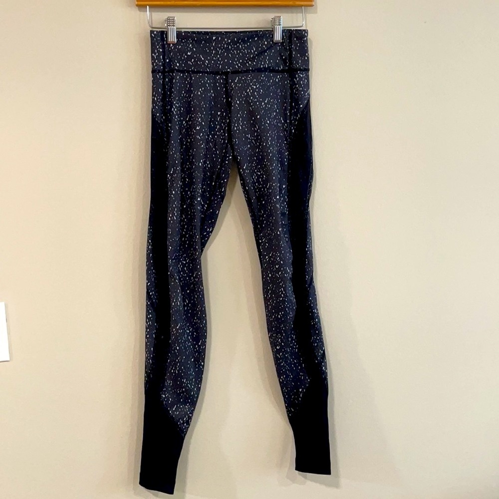 NWOT Lululemon black and white speckle mesh full length leggings!